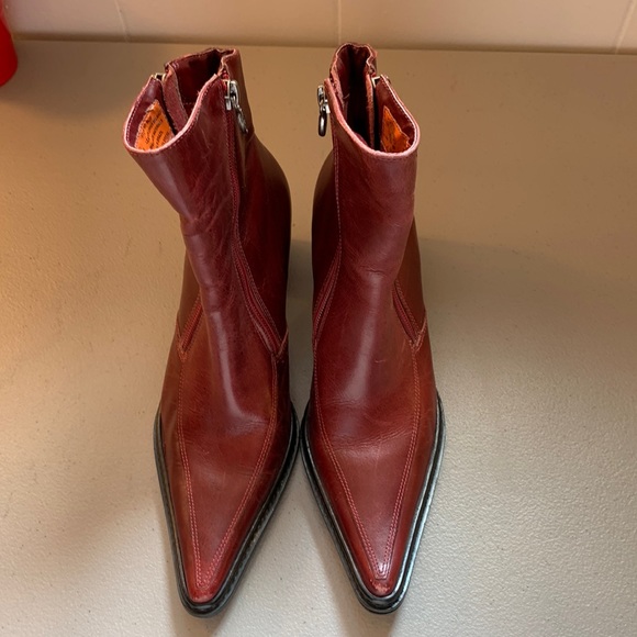 Harley-Davidson Shoes - Harley-Davidson Pointed Toe Dual Zipper Dress Boot Sz 6